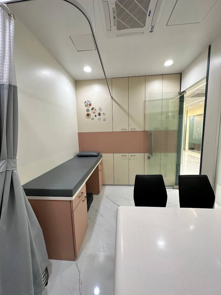 Sterilized plug-and-play clinical workspace for minor OT procedures at CliniQube, Navi Mumbai